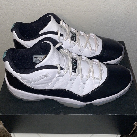 Jordan 11 Retros lows “Iridescent” - Picture 1 of 5